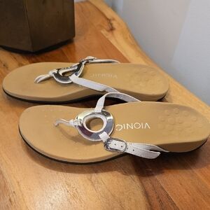 Vionic Women's White and Tan Sandals Size 7